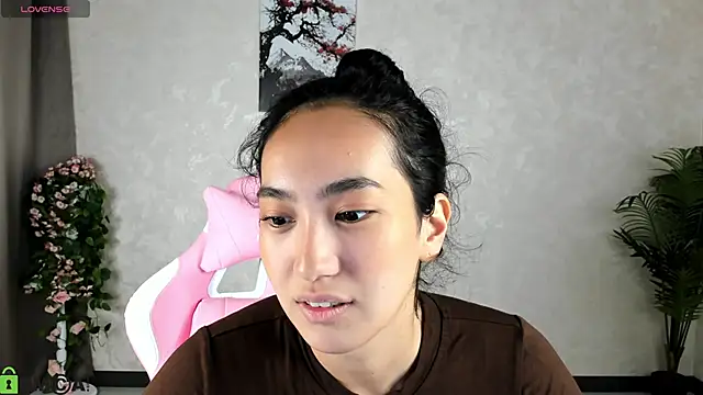 Snapshot of FlirtyAura chatting on November 3, 2025, 3:45 am FlirtyAura online show from November 3, 2025, 3:45 am