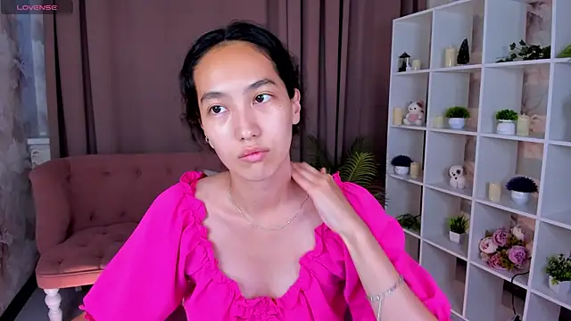 FlirtyAura online show from July 31, 2026, 3:28 am
