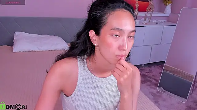 FlirtyAura online show from August 3, 2026, 12:00 pm