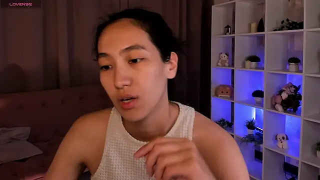 FlirtyAura online show from July 11, 2026, 3:51 am