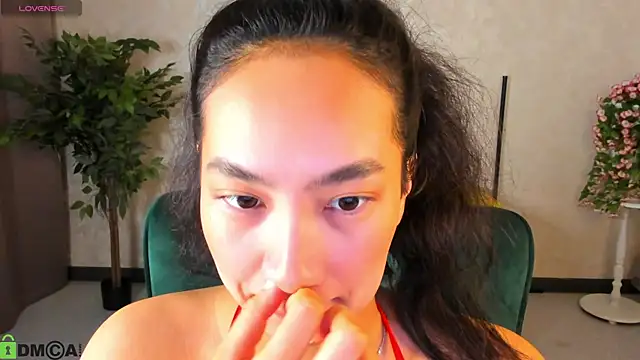 Snapshot of FlirtyAura chatting on December 21, 2025, 3:30 am FlirtyAura online show from December 21, 2025, 3:30 am