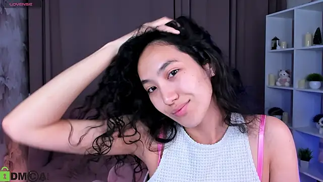 FlirtyAura online show from July 23, 2026, 11:44 pm