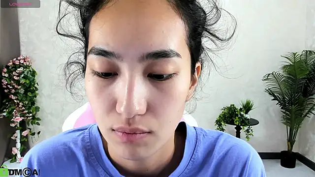 Snapshot of FlirtyAura chatting on October 21, 2025, 2:00 am FlirtyAura online show from October 21, 2025, 2:00 am