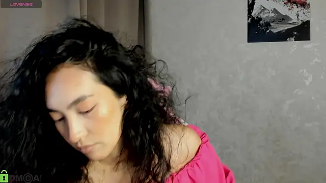 Snapshot of FlirtyAura chatting on November 24, 2025, 5:40 am FlirtyAura online show from November 24, 2025, 5:40 am