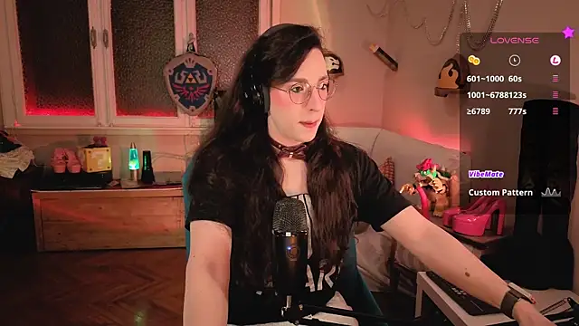 Snapshot of Zesty_Peach chatting on June 23, 2026, 4:27 pm Zesty Peach online show from June 23, 2026, 4:27 pm