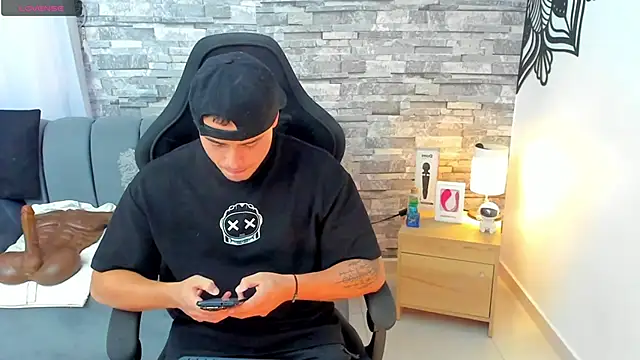 connorsmiith online show from September 23, 2025, 12:23 pm