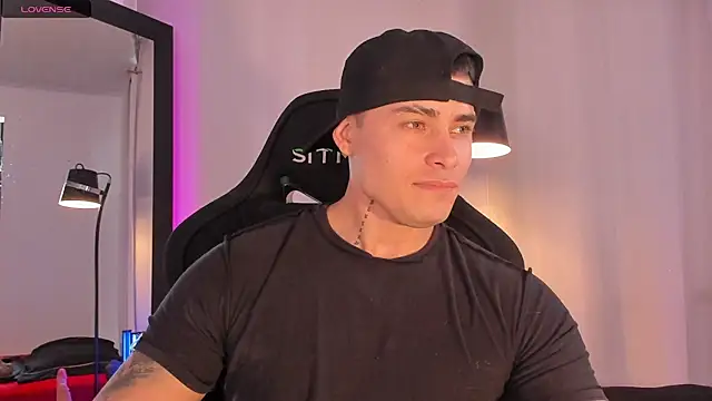 connorsmiith online show from June 25, 2026, 2:22 pm