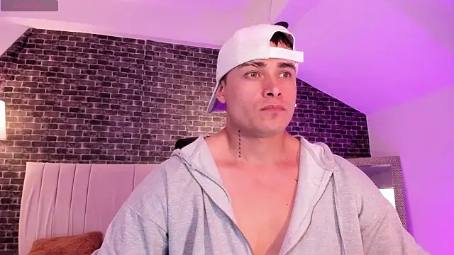 connorsmiith online show from February 5, 2026, 7:32 pm