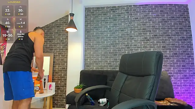 connorsmiith online show from September 28, 2025, 12:39 am