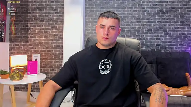 connorsmiith online show from September 10, 2025, 1:04 am