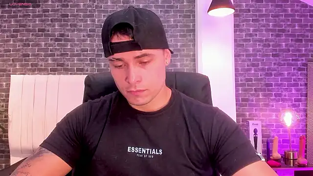 connorsmiith online show from March 16, 2026, 1:04 pm