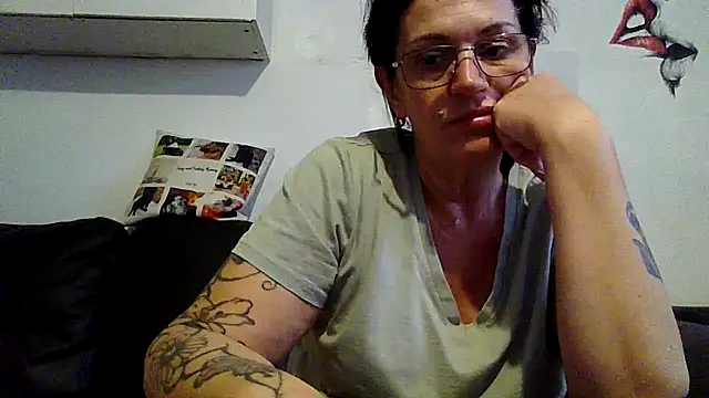 RubyyRosee online show from June 10, 2026, 5:19 am