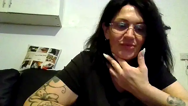 RubyyRosee online show from June 4, 2026, 5:34 am