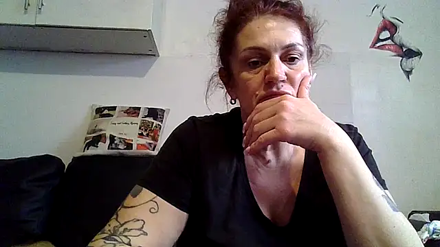 RubyyRosee online show from May 6, 2026, 6:06 am