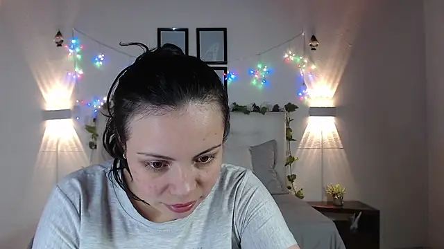 Megan 05  online show from May 1, 2026, 6:57 pm