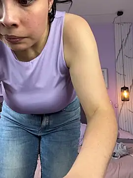 Megan 05  online show from June 3, 2026, 7:40 pm
