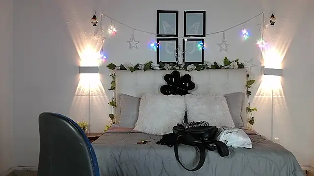 Megan 05  online show from January 11, 2026, 7:43 pm