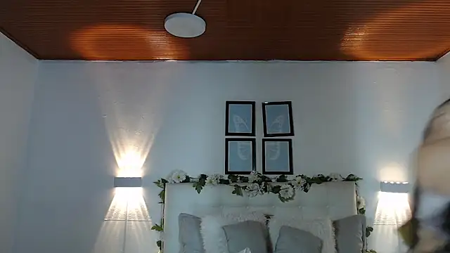 Megan 05  online show from October 13, 2025, 7:26 pm