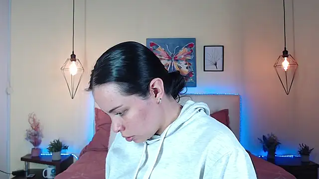 Megan 05  online show from July 17, 2026, 7:33 pm
