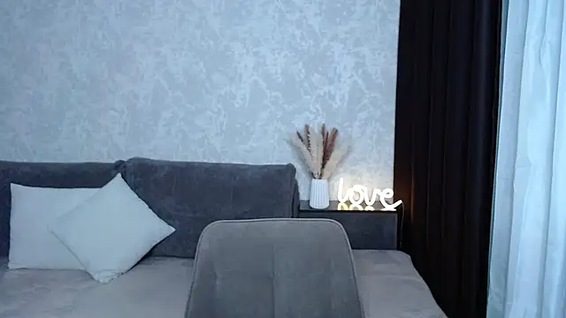 IrisJones online show from October 11, 2025, 2:51 pm