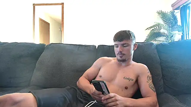 derekmontana2 online show from July 6, 2026, 12:06 am