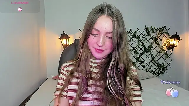 velvet  moon online show from February 6, 2026, 1:12 am