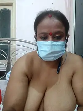 Snapshot of Barna_Love chatting on February 5, 2026, 9:43 pm Barna Love online show from February 5, 2026, 9:43 pm