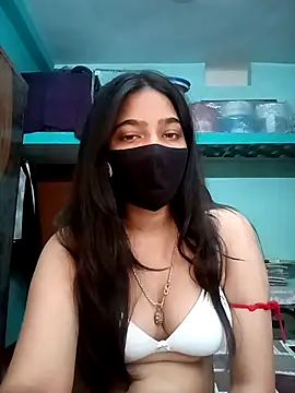 Snapshot of Snehabeauti chatting on October 25, 2025, 5:39 am Snehabeauti online show from October 25, 2025, 5:39 am