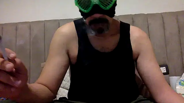 Snapshot of CaiBull chatting on June 7, 2026, 8:25 pm CaiBull online show from June 7, 2026, 8:25 pm