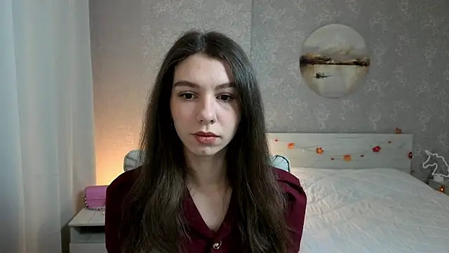 Snapshot of KellyShines chatting on December 1, 2025, 9:32 am KellyShines online show from December 1, 2025, 9:32 am