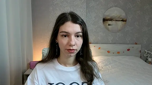 Snapshot of KellyShines chatting on December 4, 2025, 10:25 am KellyShines online show from December 4, 2025, 10:25 am