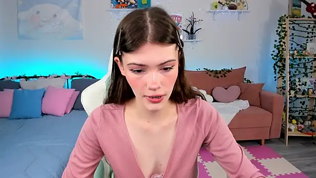 Zoe Vee online show from July 15, 2026, 3:24 am