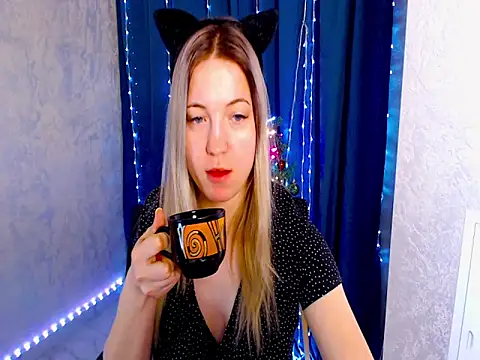 arlana klart online show from December 22, 2025, 2:55 am