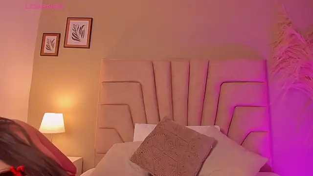 angelica cross  online show from October 31, 2025, 11:40 am