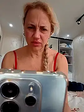 KissMiSveet online show from April 28, 2026, 3:49 pm