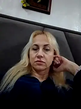 KissMiSveet online show from January 17, 2026, 6:33 pm