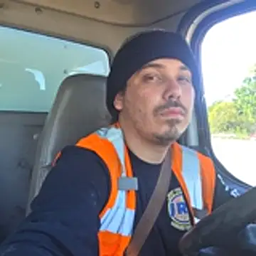 luis97fer online show from May 1, 2026, 12:04 am