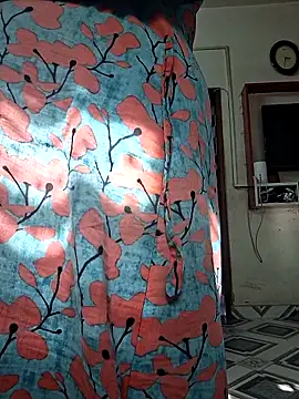 Snapshot of SIMIHOT chatting on April 5, 2026, 9:49 am SIMIHOT online show from April 5, 2026, 9:49 am