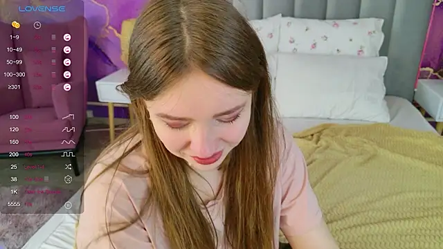 Snapshot of Moon__Bunny chatting on March 7, 2026, 3:17 pm Moon Bunny online show from March 7, 2026, 3:17 pm