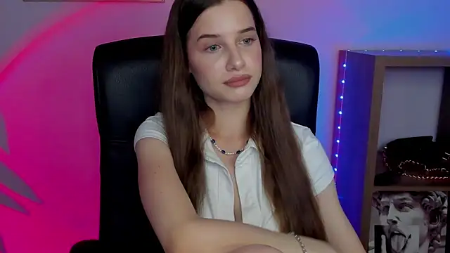 LuxMaya online show from October 1, 2025, 7:13 am