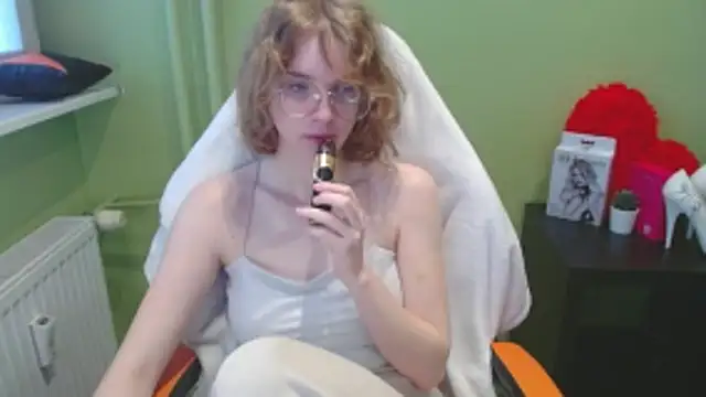 juicyPenny online show from December 3, 2025, 8:03 am