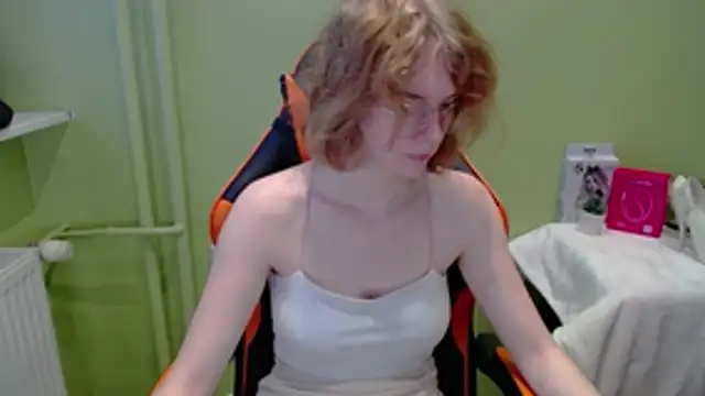 juicyPenny online show from November 19, 2025, 7:30 am