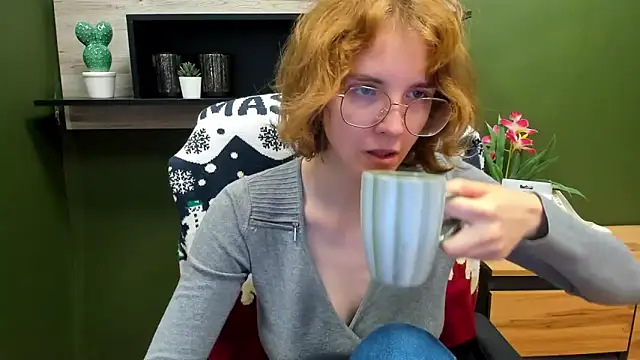 juicyPenny online show from October 3, 2025, 6:15 am