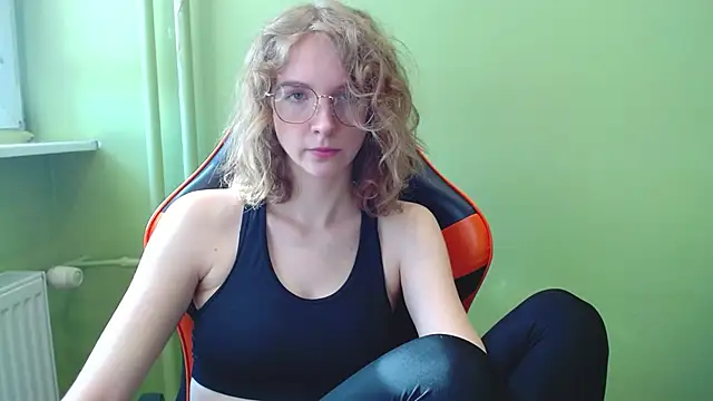 juicyPenny online show from March 10, 2026, 7:23 am