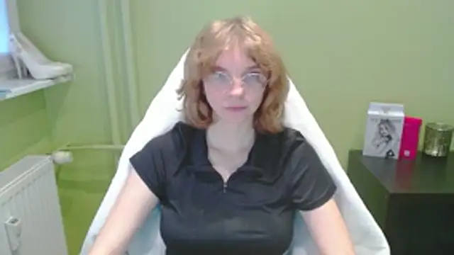 juicyPenny online show from December 16, 2025, 7:34 am