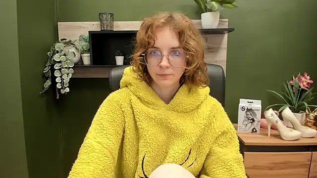 juicyPenny online show from October 21, 2025, 6:24 am