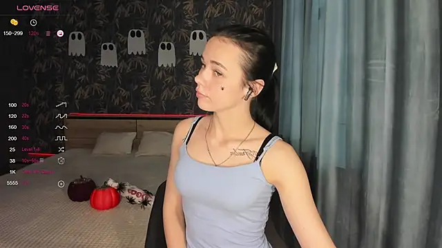 Kseni a online show from October 25, 2025, 10:47 am