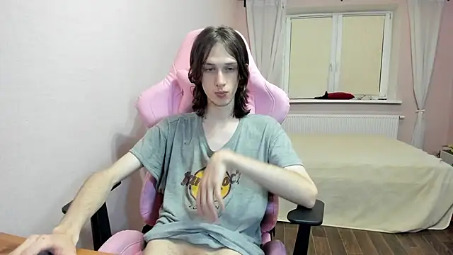 eleganc3 online show from September 28, 2025, 9:00 pm