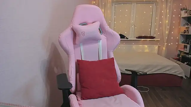 Snapshot of eleganc3 chatting on February 15, 2026, 7:13 pm eleganc3 online show from February 15, 2026, 7:13 pm