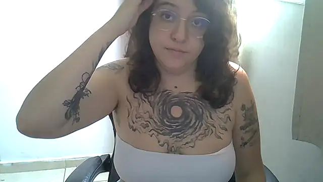 Snapshot of Blue_Liz chatting on October 26, 2025, 2:50 pm Blue Liz online show from October 26, 2025, 2:50 pm